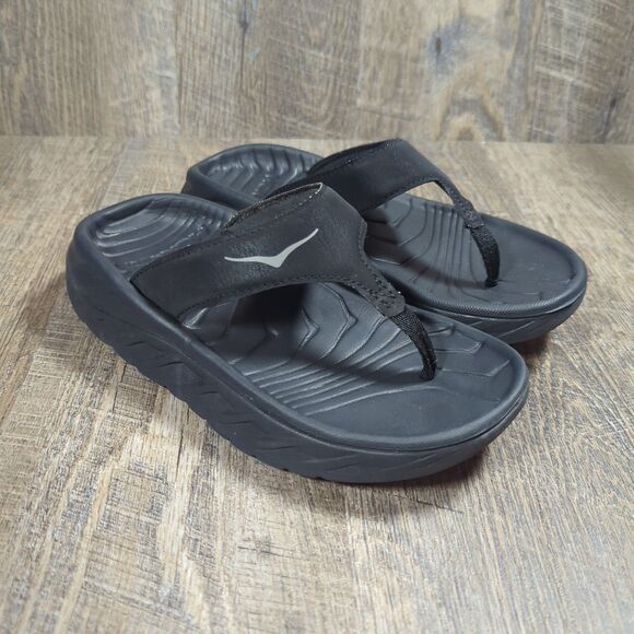 Hoka One One Ora Recovery Women's Size 5  Slip On Flip Flop Sandals Black - Picture 1 of 12